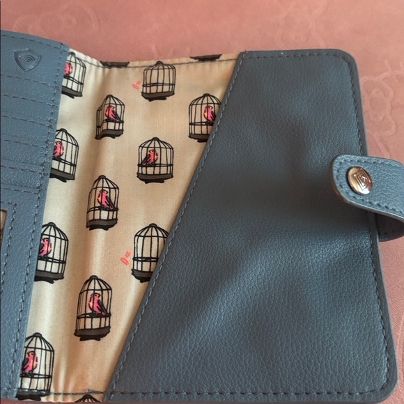 Vera Bradley Passport Wallet - Cat’s Meow - Picture 3 of 8